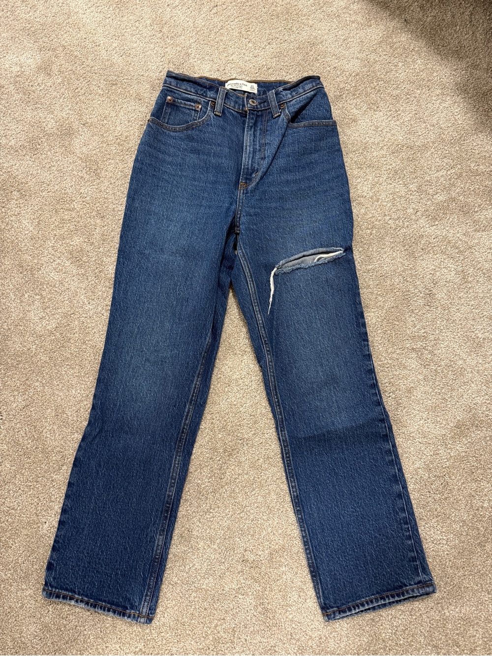 Abercrombie & Fitch Ultra High-Rise Women’s 90 Straight Curve Love Jeans